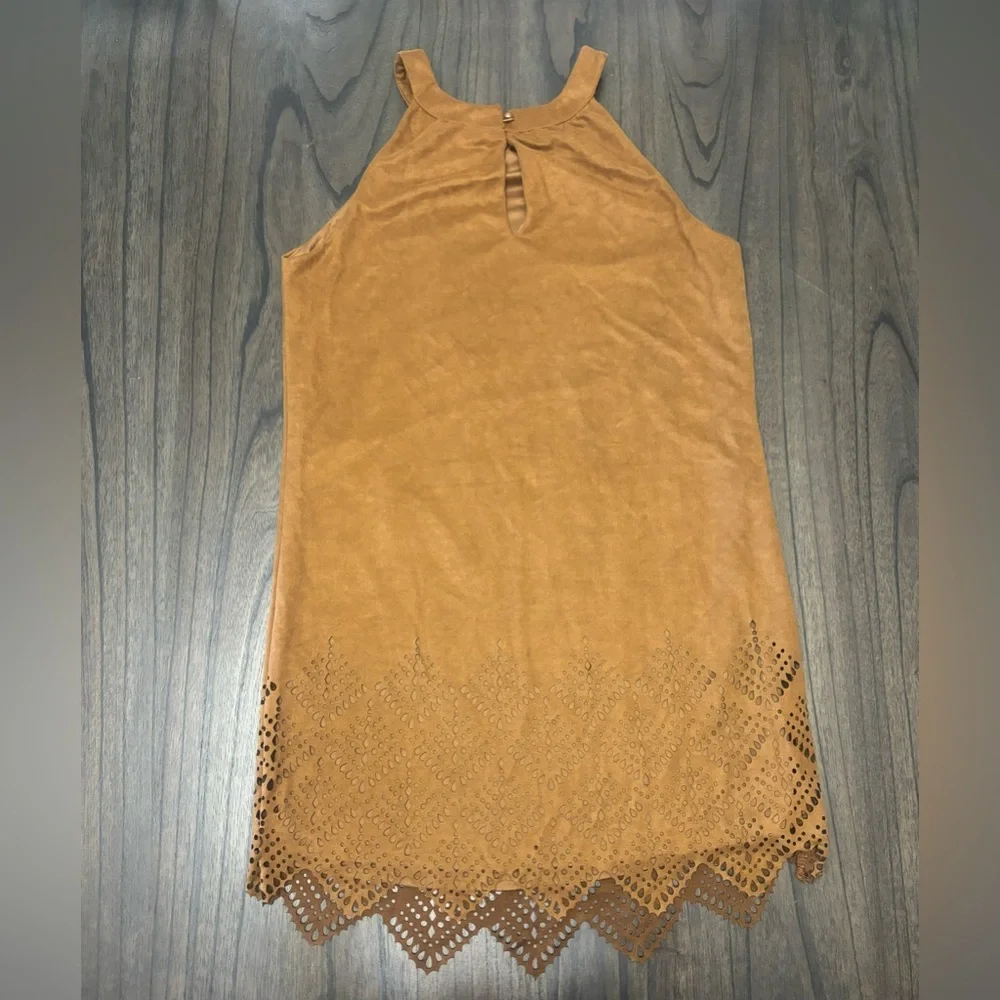 Rue 21 Faux Suede Sleeveless Tribal Native Laser Cut Design Size XS - Picture 4 of 7